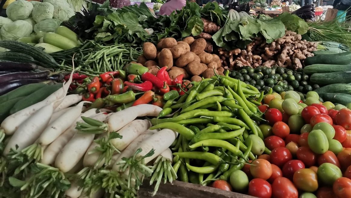 Market watch: Price hikes in pork, chicken; drops in rice, fish, veggies
