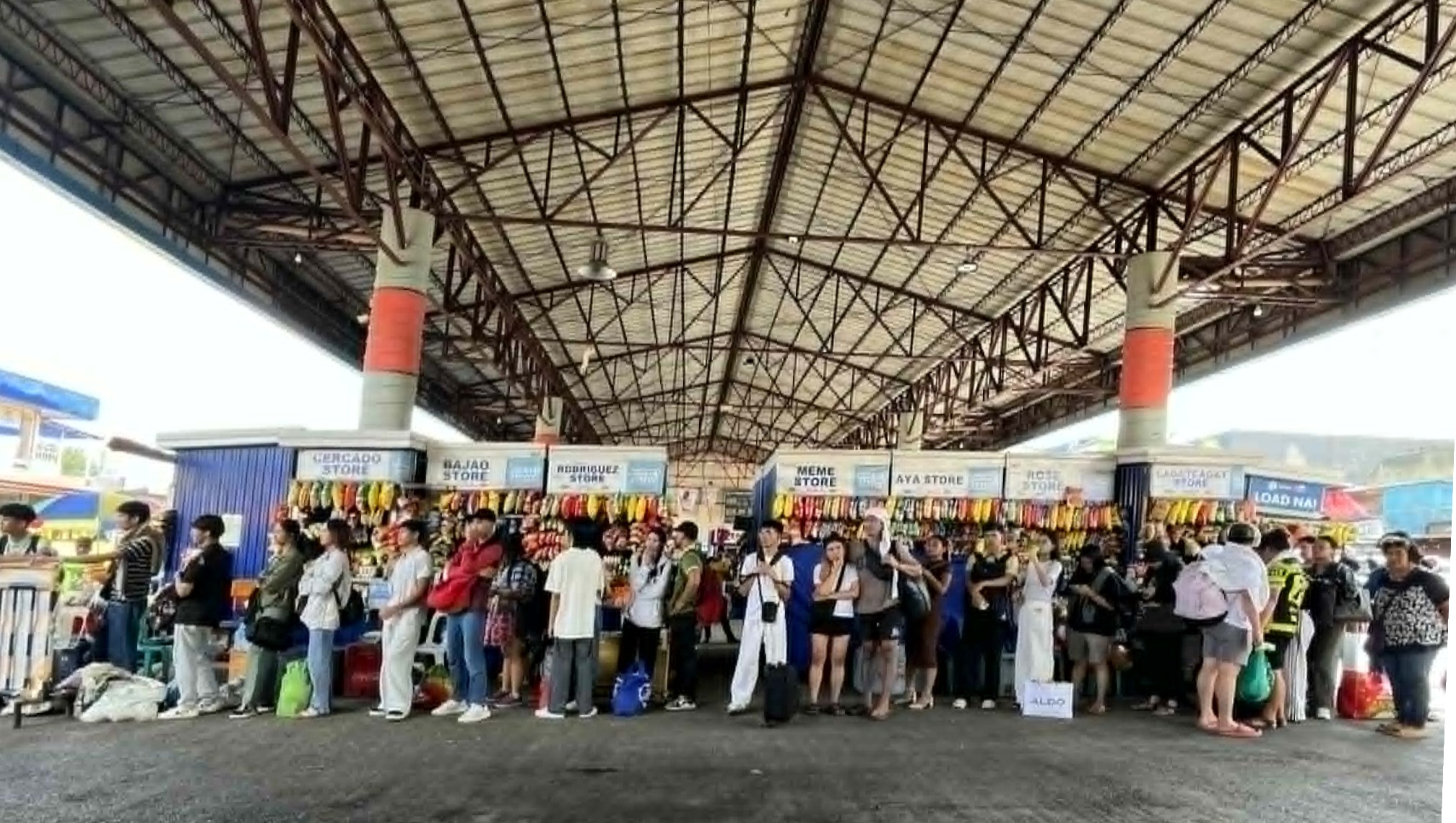 Post Holy Week: Long queues await passengers at Malaybalay bus terminal